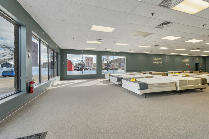 More Photos Of 777 S Willow St, Manchester Storefront For Lease