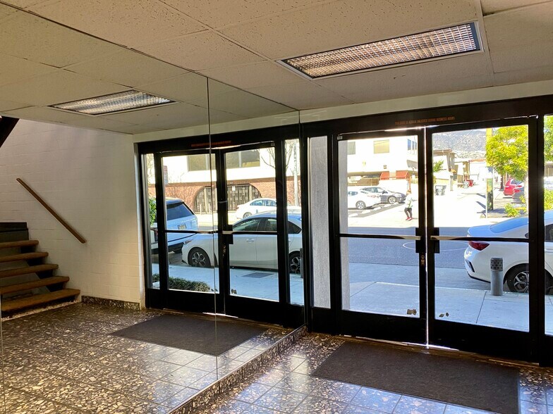 More Photos Of 512 E Wilson Ave, Glendale Office For Lease