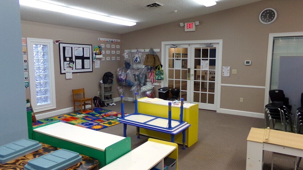 More Photos Of 2185 Highway 127 S, Owenton Office For Sale