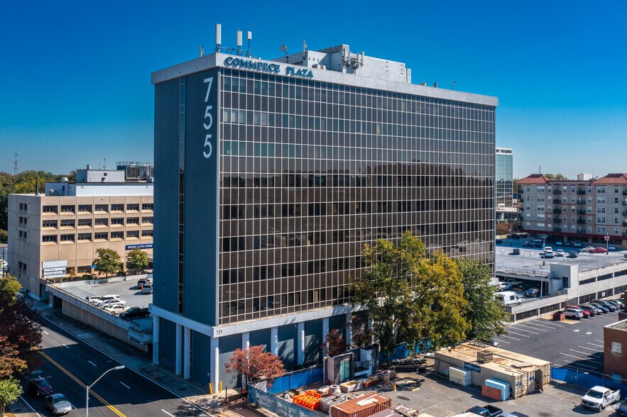 More Photos Of 755 Commerce Dr, Decatur Medical For Lease