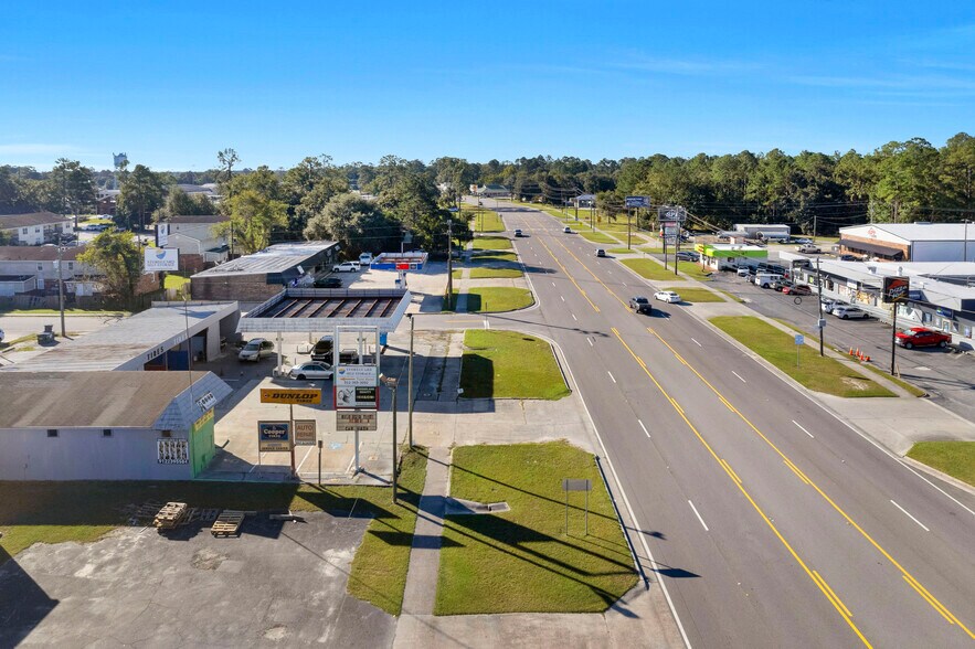 More Photos Of 420 W General Screven Way, Hinesville Service Station For Sale