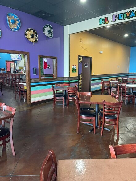 More Photos Of 5810 Main St, Zachary Unknown For Lease