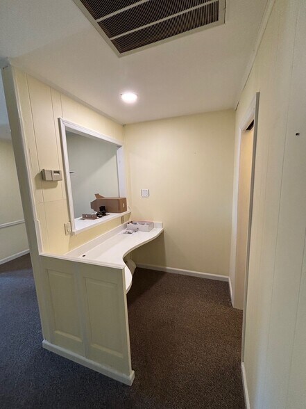 More Photos Of 153 N Auten Ave, Somerville Medical For Lease