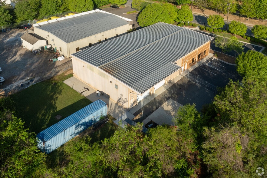 More Photos Of 2800 Rowland Rd, Raleigh Light Distribution For Lease