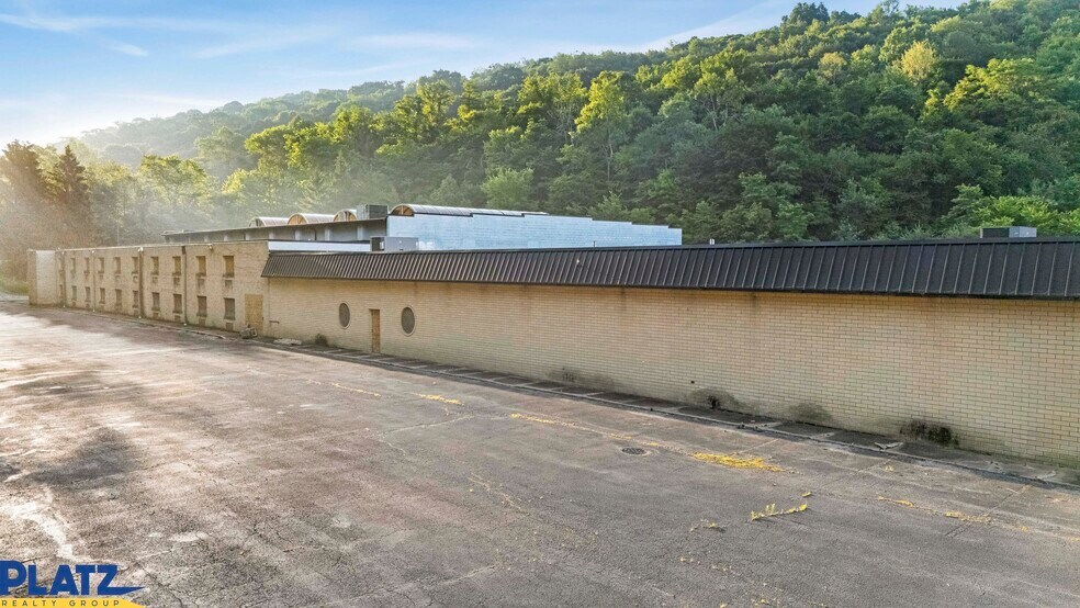 More Photos Of 2340 Dresden Ave, East Liverpool Hotel For Sale