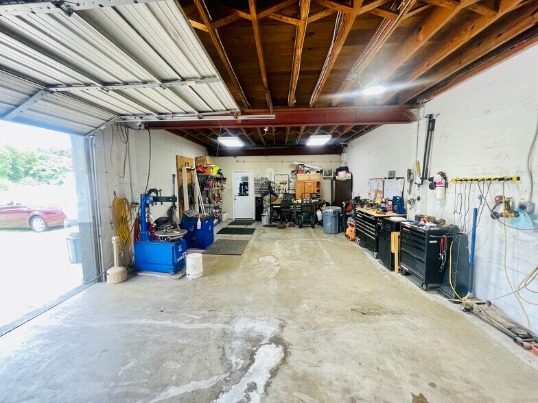 More Photos Of 1425 W Pembroke Ave, Hampton Auto Dealership For Sale