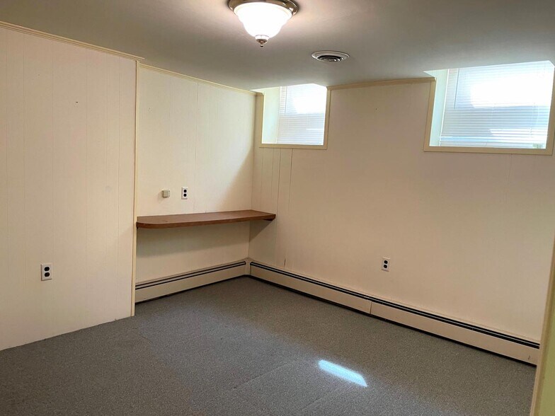 More Photos Of 135 S Duke St, York Office Residential For Lease