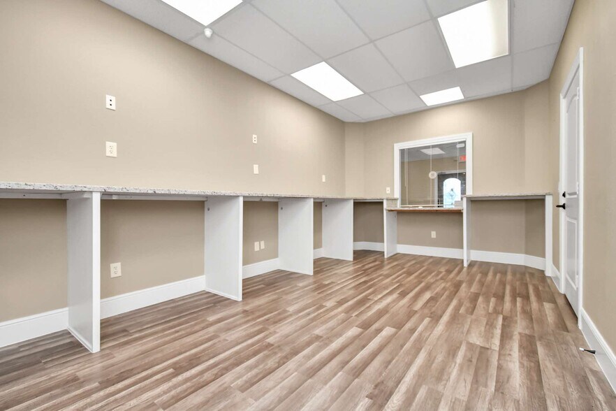 More Photos Of 620 S Peek Rd, Katy Medical For Sale