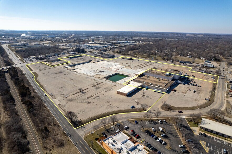 More Photos Of 3500 SW Topeka Blvd, Topeka Land For Sale