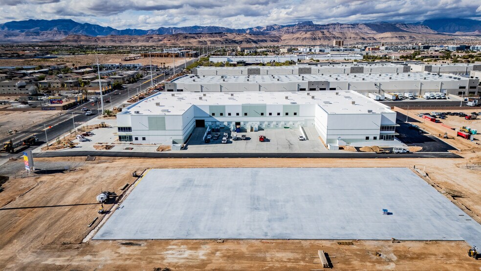 More Photos Of 7610 W Warm Springs Rd, Las Vegas Distribution For Lease