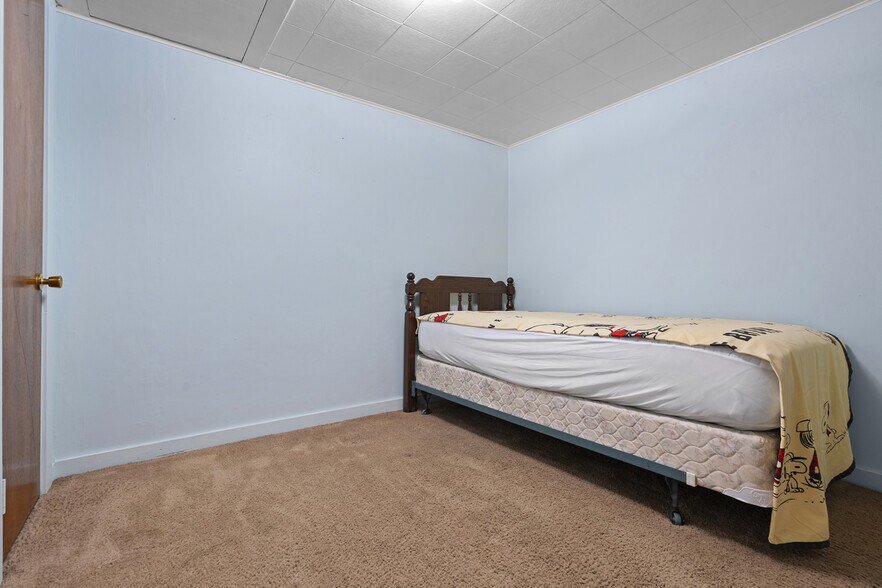 More Photos Of 1201 Oakridge Rd, Mc Donald Industrial For Sale