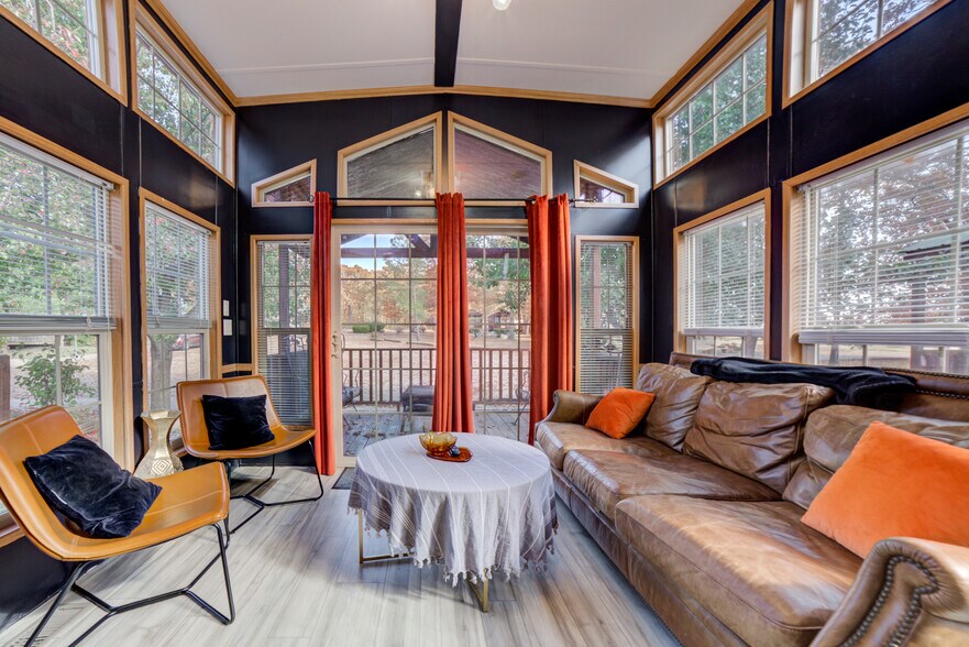 More Photos Of 446724 E 390 Rd, Langley Hotel For Sale