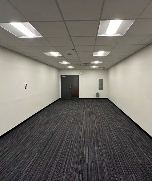 More Photos Of 550 W Broadway, Vancouver Office For Lease