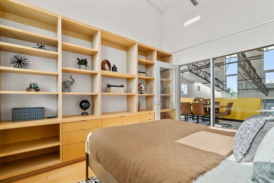 More Photos Of 108 High Rd, Santa Cruz Flex For Sale