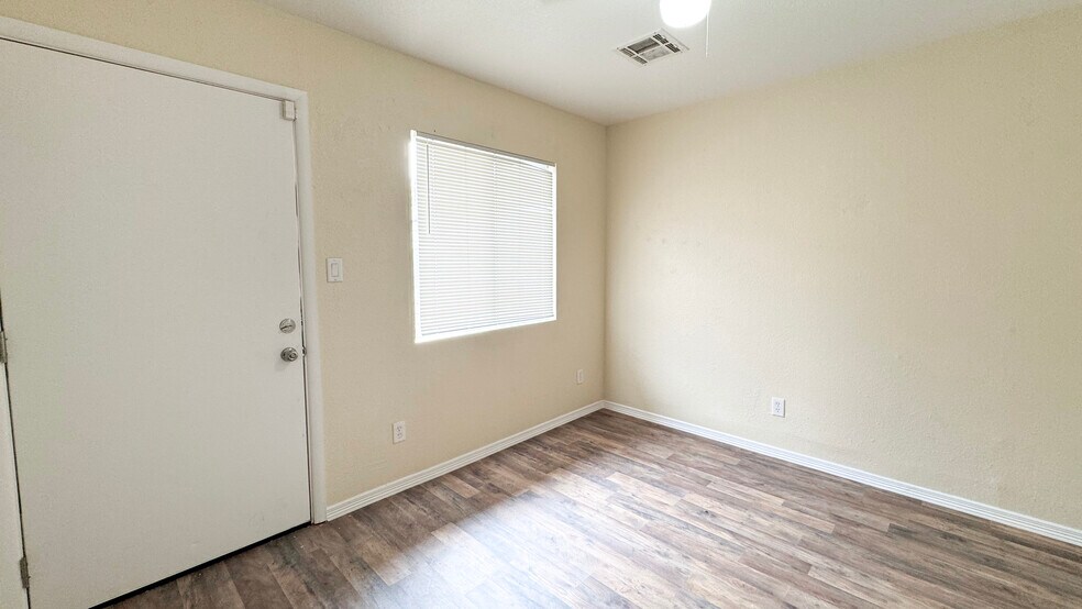 More Photos Of 8939 N 8th St, Phoenix Apartments For Sale