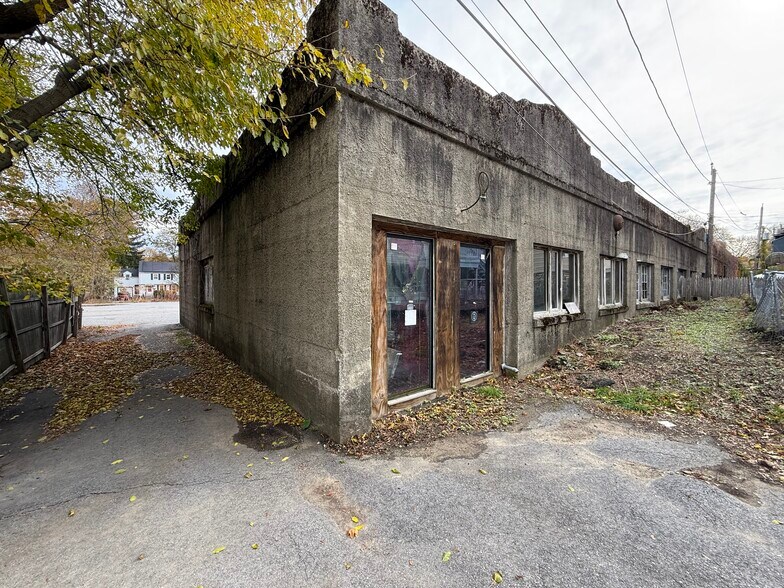 More Photos Of 22 Richmond Ave, Worcester Auto Repair For Sale