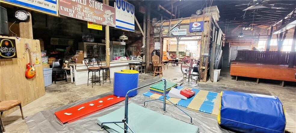 More Photos Of 86 3rd St, Moran Convenience Store For Sale