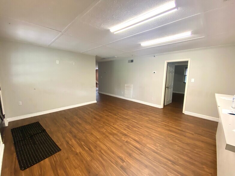 More Photos Of 78 Ash St, Calvert City Office For Sale