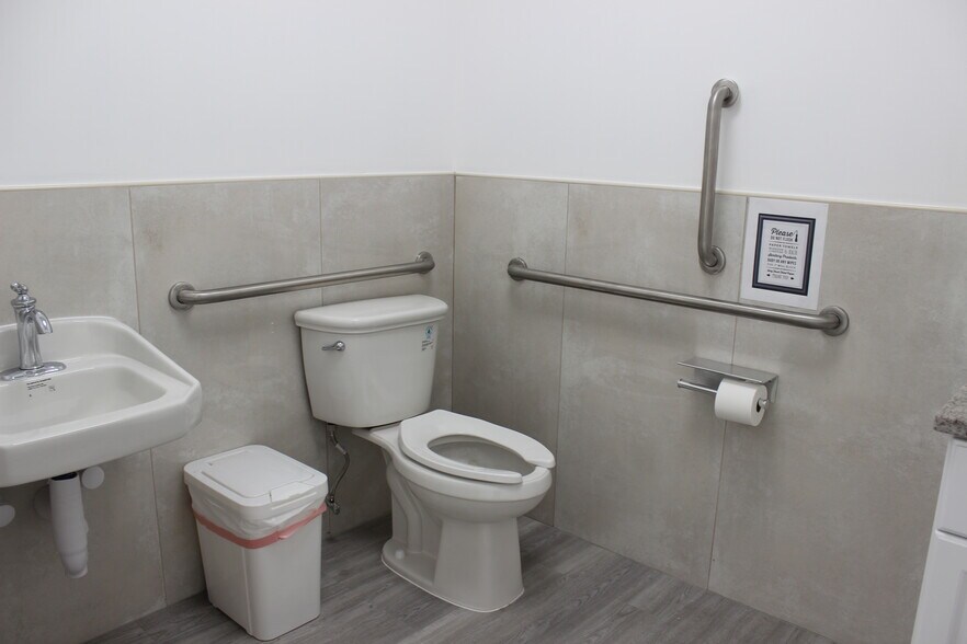 More Photos Of 1010 Edgewater Ave, Ridgefield Medical For Sale