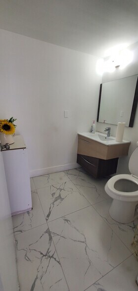 More Photos Of 2100 NW 93rd Ave, Miami Warehouse For Sale