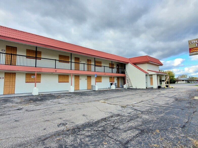 More Photos Of 888 Lorain Blvd, Elyria Hotel For Sale