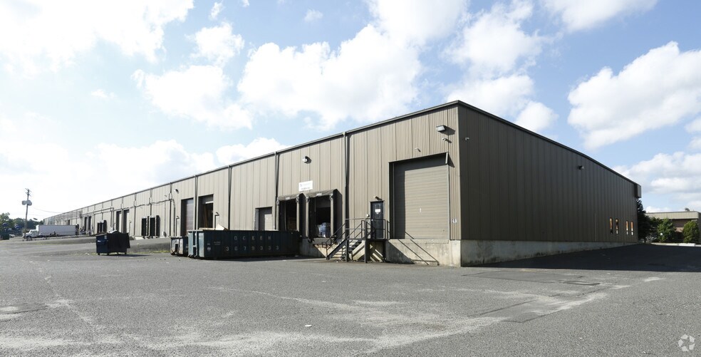 More Photos Of 150 Oberlin Ave N, Lakewood Warehouse For Lease