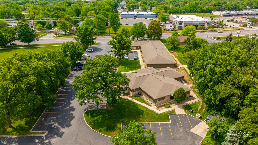 More Photos Of 402 W Boughton Rd, Bolingbrook Medical For Sale