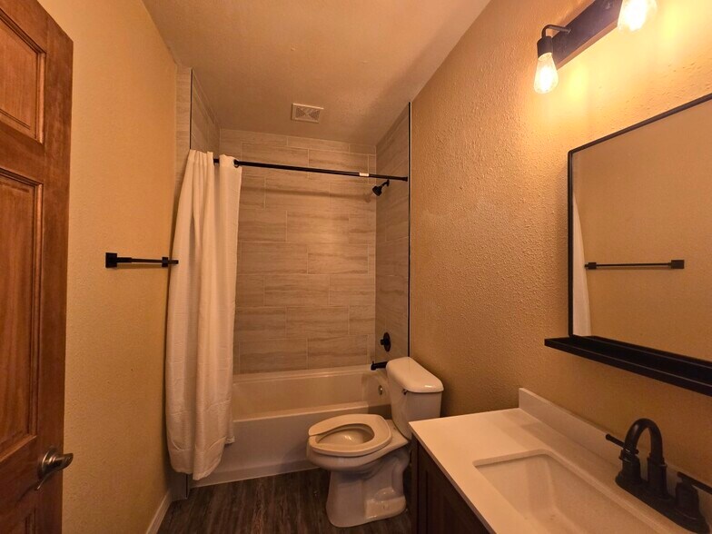 More Photos Of 819 W Gurley St, Prescott Apartments For Sale