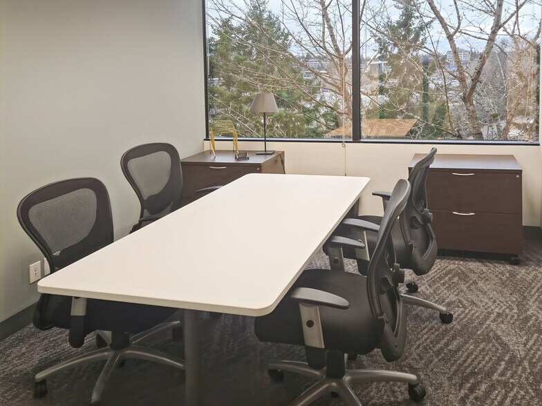 More Photos Of 11900 NE 1st St, Bellevue Coworking Space