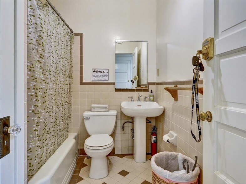 More Photos Of 2250 Union St, San Francisco Storefront Retail Office For Sale