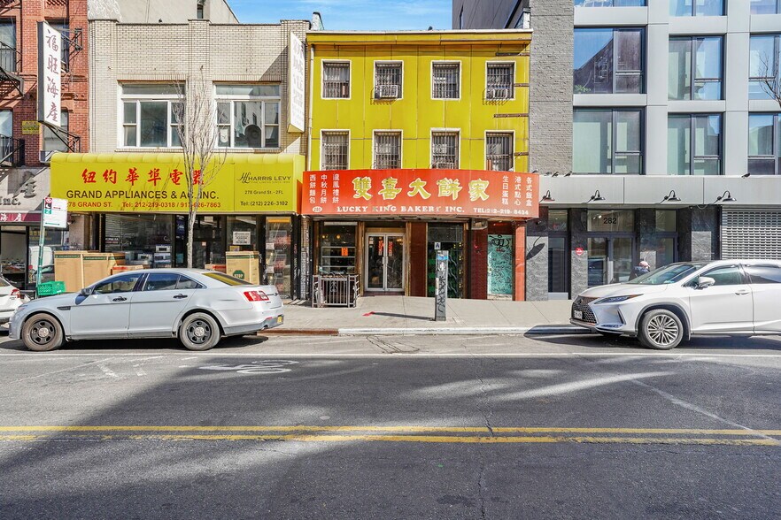 Primary Photo Of 280 Grand St, New York Storefront Retail Office For Lease