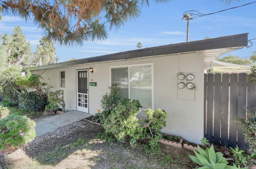 More Photos Of 425 Ford Rd, Costa Mesa Multifamily For Sale