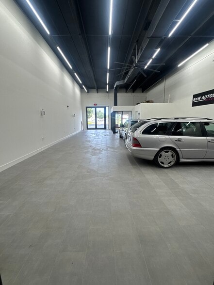 More Photos Of 10401 SW 186th St, Miami Service For Lease