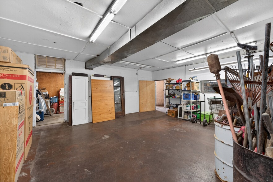 More Photos Of 3902 S Central Ave, Phoenix Service For Sale