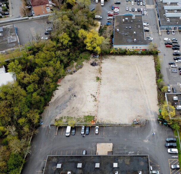 More Photos Of 49 Cranfield Rd, Toronto Land For Lease