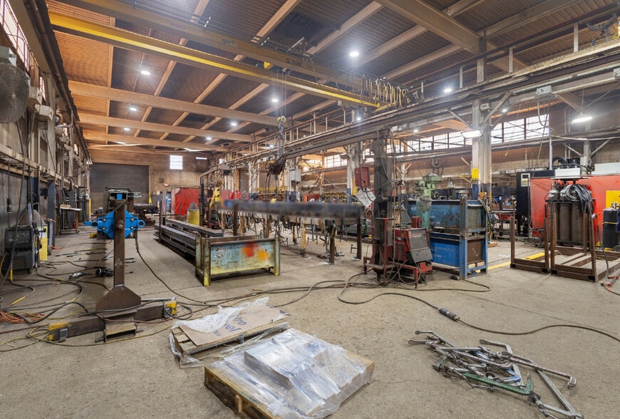 More Photos Of 30550 Eight Mile Rd, Farmington Hills Warehouse For Sale