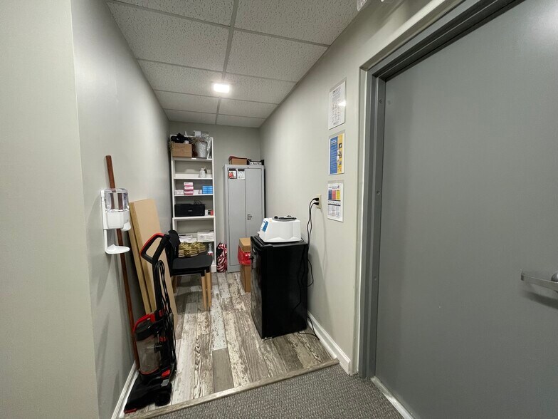 More Photos Of 9371 Cypress Lake Dr, Fort Myers Unknown For Lease