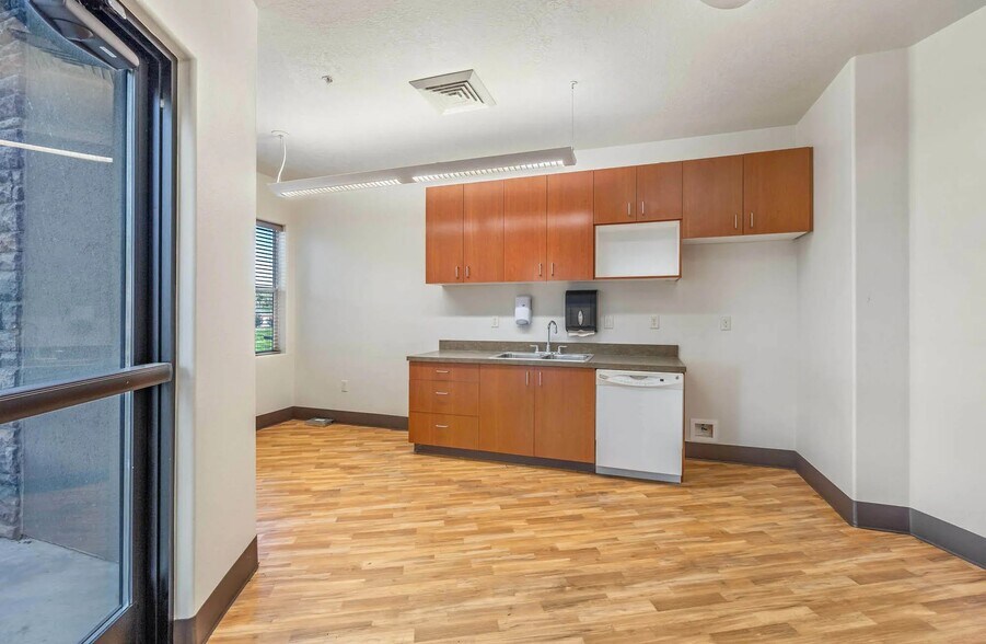 More Photos Of 1880 W Judith Ln, Boise Office For Lease