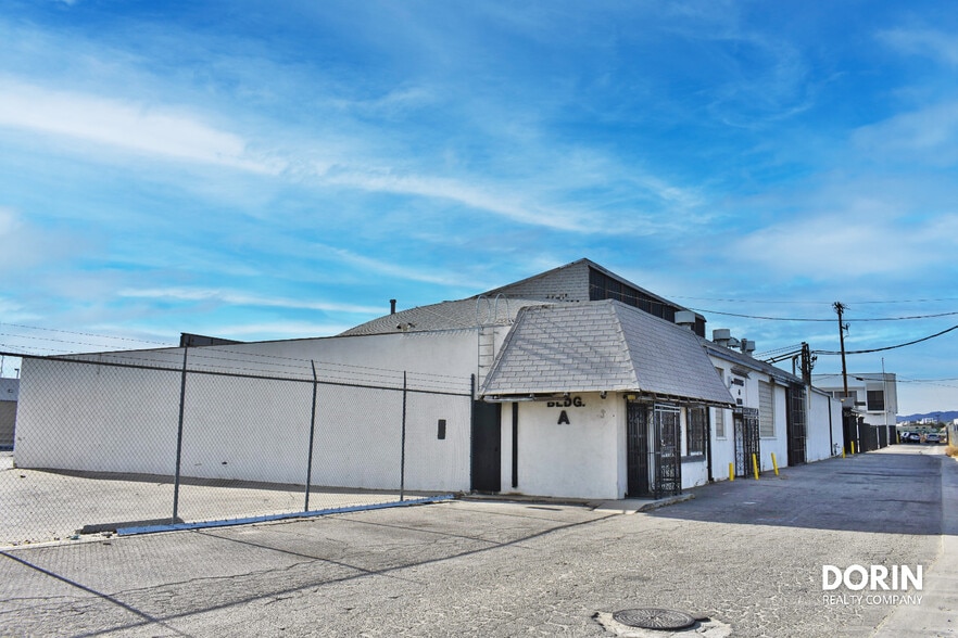 More Photos Of 16214-16300 Lindbergh Street, Van Nuys Manufacturing For Sale