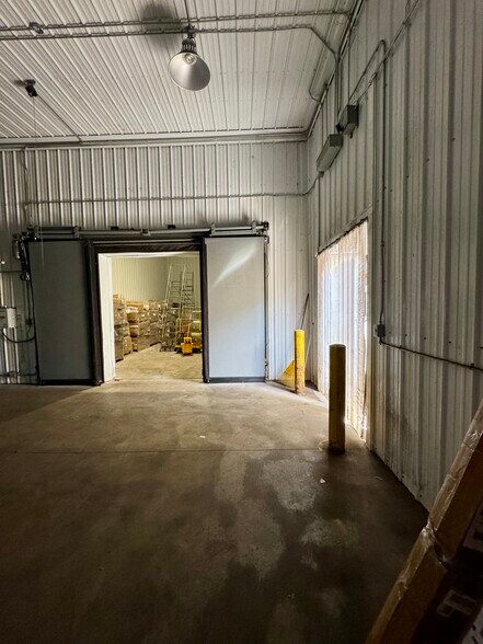 More Photos Of 290 Auburn ave, Buffalo Distribution For Sale