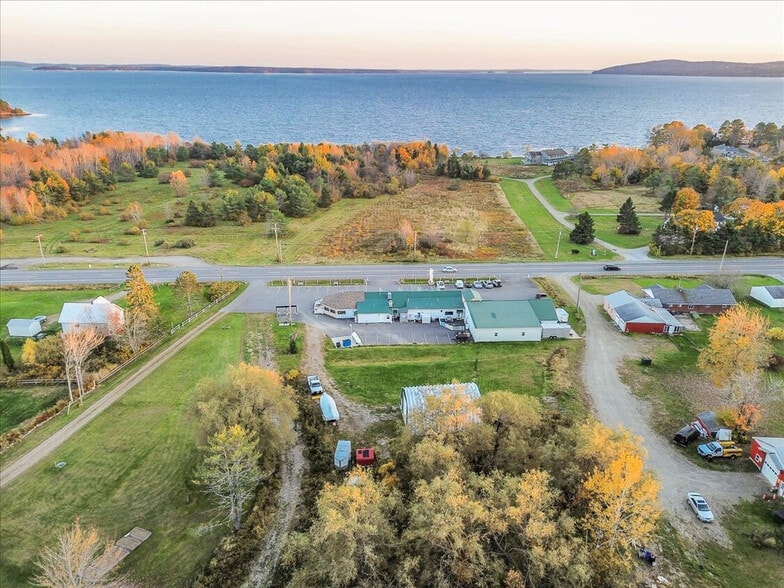 More Photos Of 357 W Main St, Searsport Freestanding For Sale