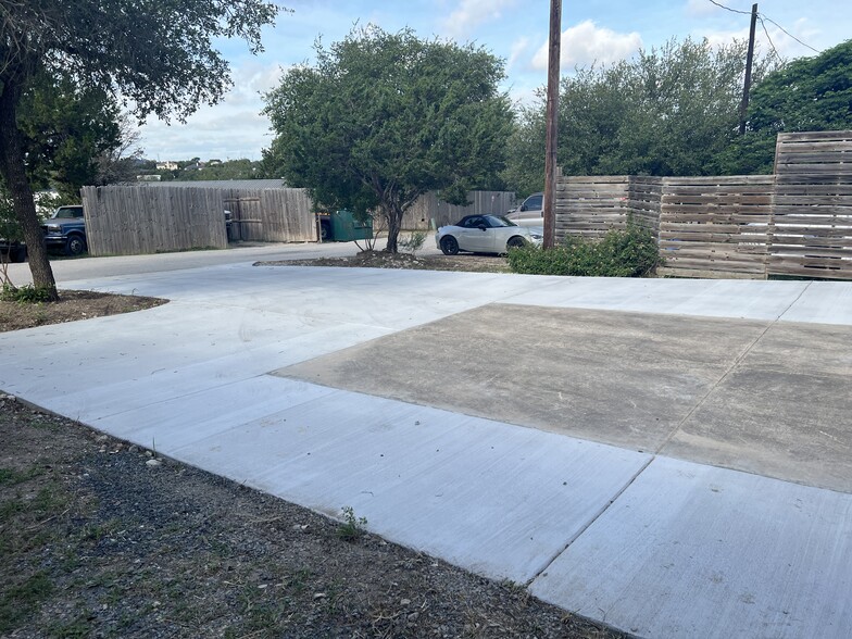 More Photos Of 15114 Iowa St, Austin Self Storage For Sale