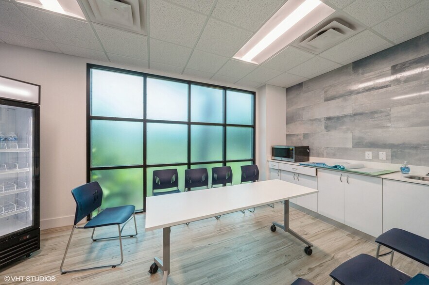 More Photos Of 3333 20th St, Vero Beach Medical For Sale