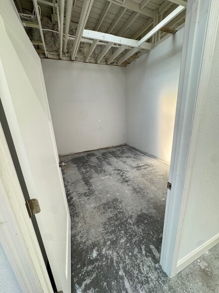 More Photos Of 323-329 Central Ave, Sarasota Office For Lease