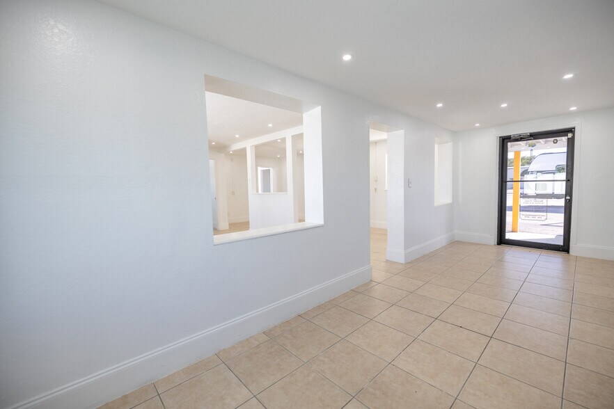 More Photos Of 4830 Palm Beach Blvd, Fort Myers Auto Repair For Lease