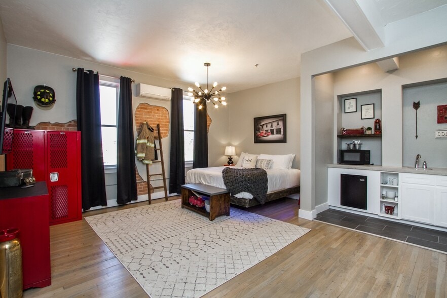 More Photos Of 200 S Magdalen St, San Angelo Police Fire Station For Sale