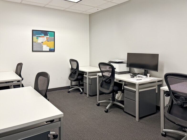 More Photos Of 1801-1837 NE 123rd St, North Miami Coworking Space