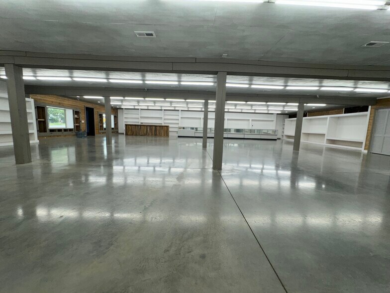 More Photos Of 613 N Main St, Piedmont Restaurant For Sale