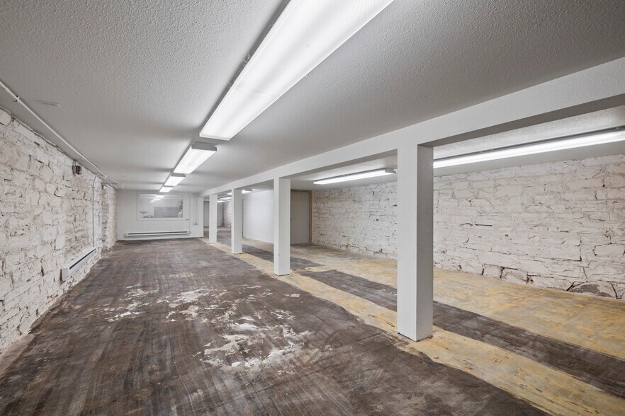 More Photos Of 133 W 4th St, Loveland Freestanding For Lease