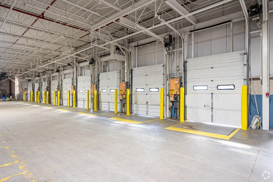 More Photos Of 1001 Industrial Park Dr, Clinton Manufacturing For Lease